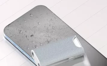 Cum cureți corect ecranul telefonului fără să îl strici